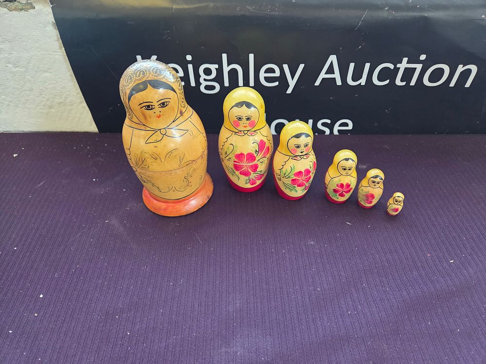 Lot 613 – A Set of Soviet Era Russian Matryoshka Nesting Dolls