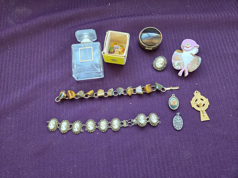 Lot 627 – An Assortment of Vintage Costume Jewellery and Decorative Items including Chanel Perfume bottle