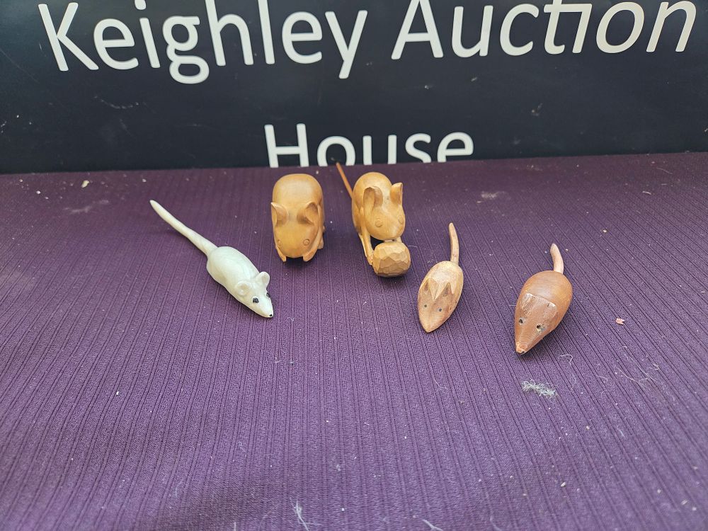Lot 636 – A Collection of Five Carved Wood and Stone Mouse Figurines