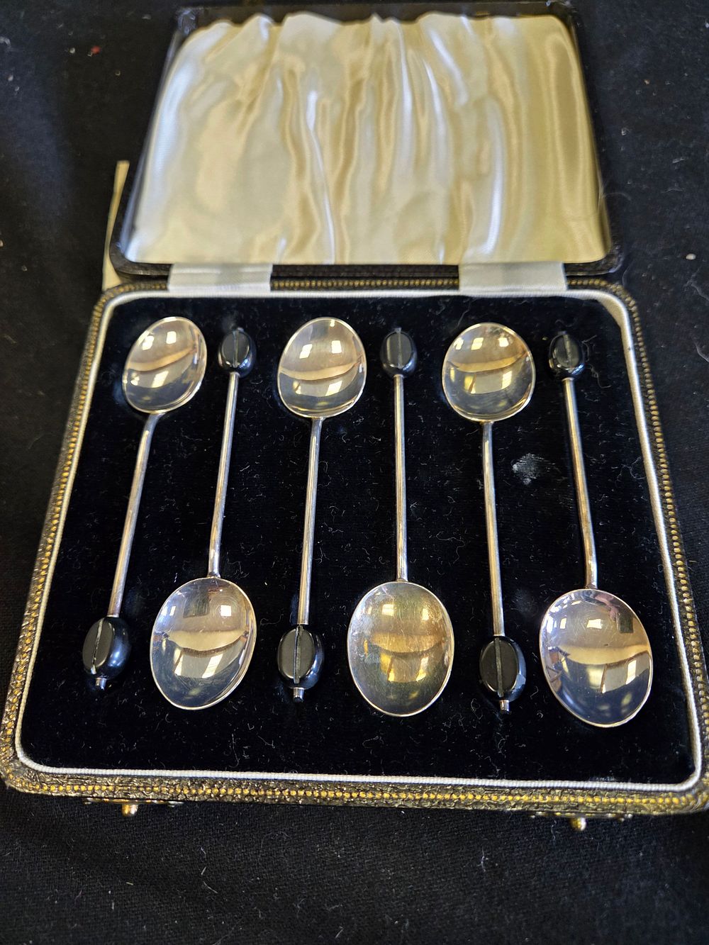 Lot 227 – A Cased Set of Six Sterling Silver Coffee Bean Spoons, Saunders and Shepherd Ltd, Birmingham, 1936 39.62 grams