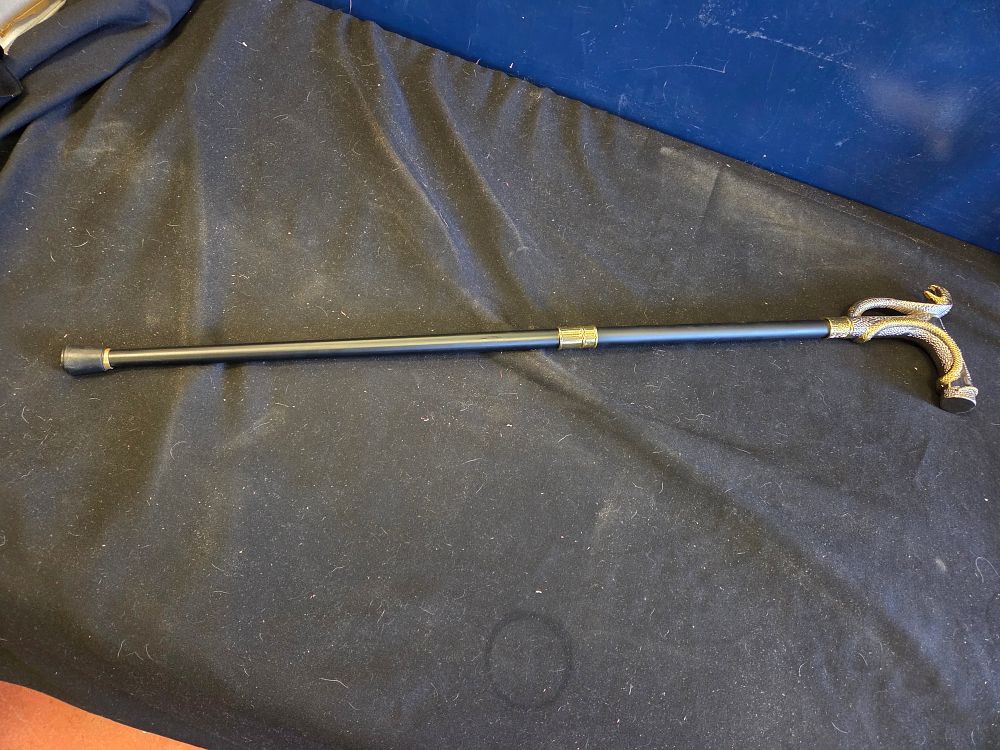 Lot 233 – A Contemporary Serpent Head Walking Cane