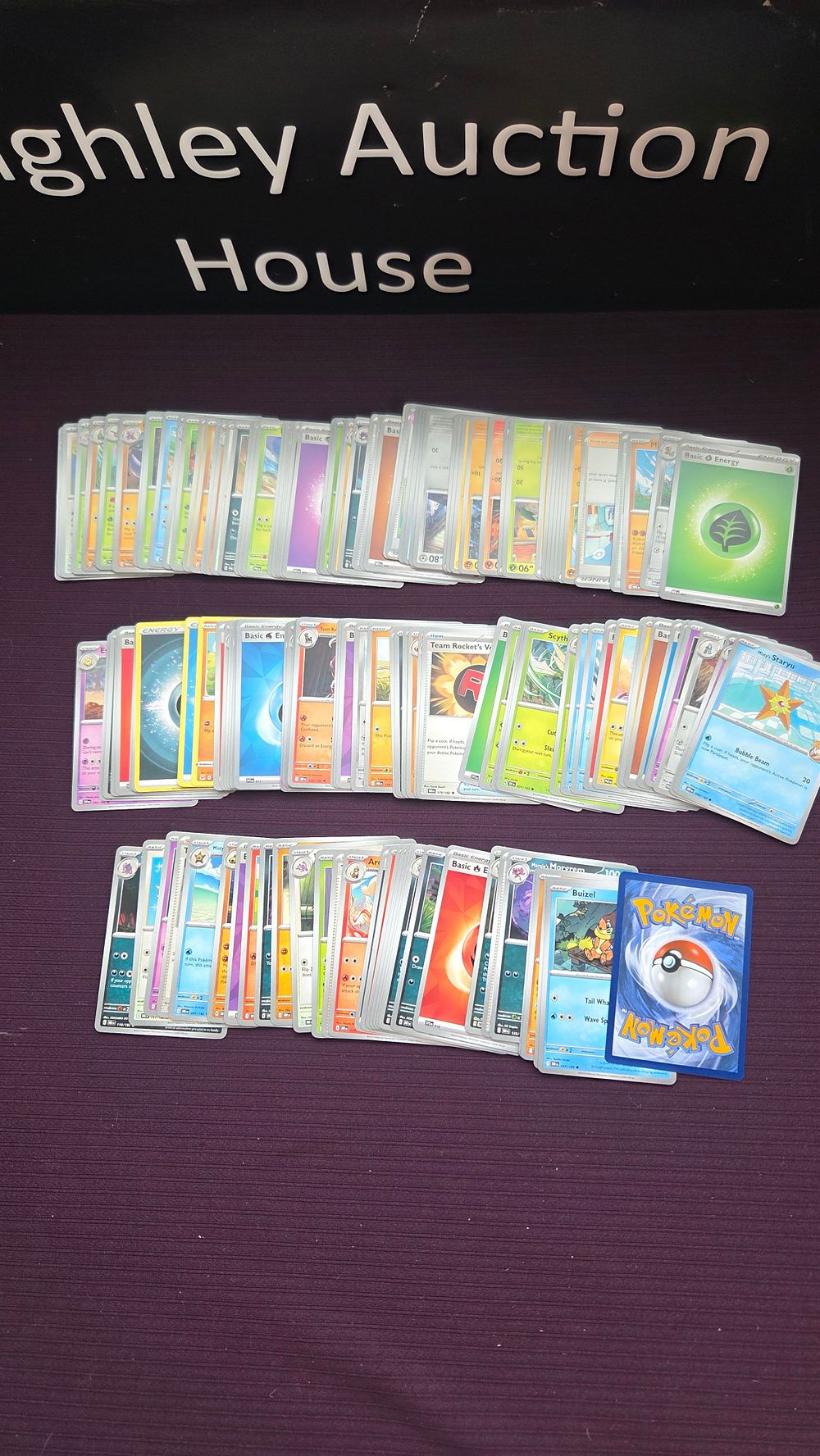 Lot 164 – A Collection of Trading Cards