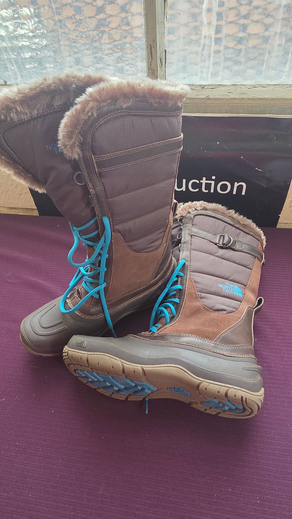 Lot 175 – A Pair of New The North Face Shellista Women’s Winter Snow Boots size 8