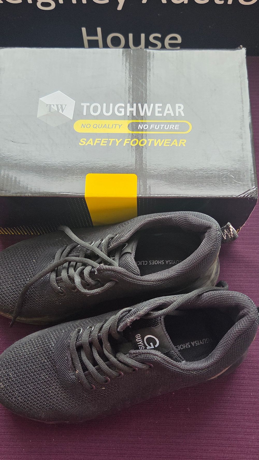 Lot 176 – A Pair of Guyisa A50 SBP SRA Safety Trainers UK Size 7
