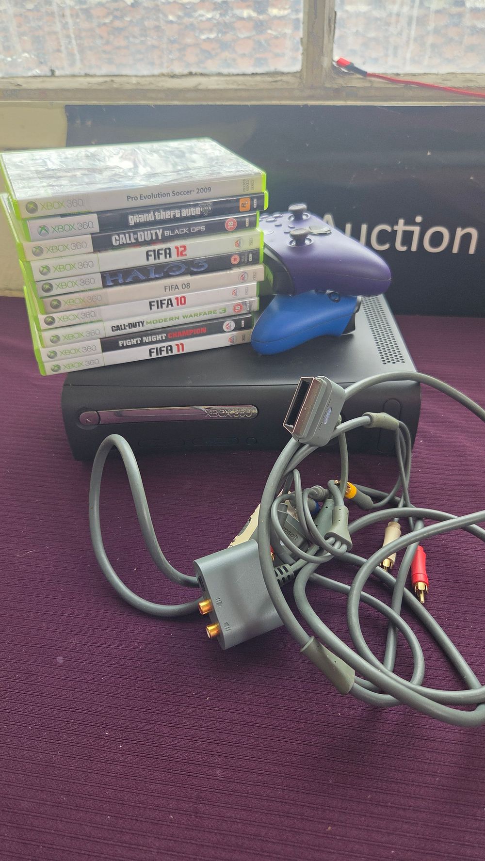 Lot 198 – Microsoft Xbox 360 Elite Gaming Console with a Collection of Games and Accessories