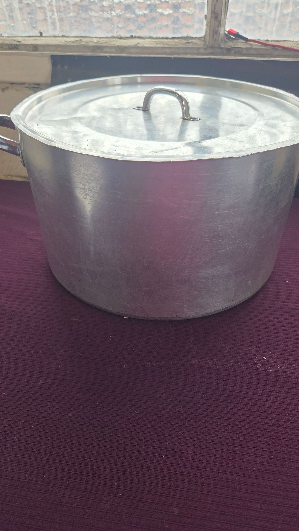 Lot 201 – A Large Aluminium Commercial Stockpot with Lid