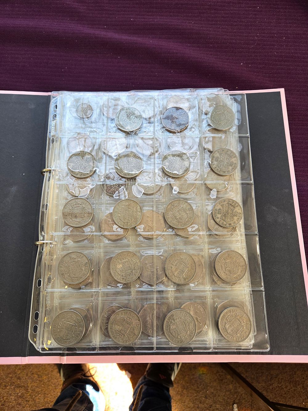 Lot 600 – A Collection of UK and International Coins