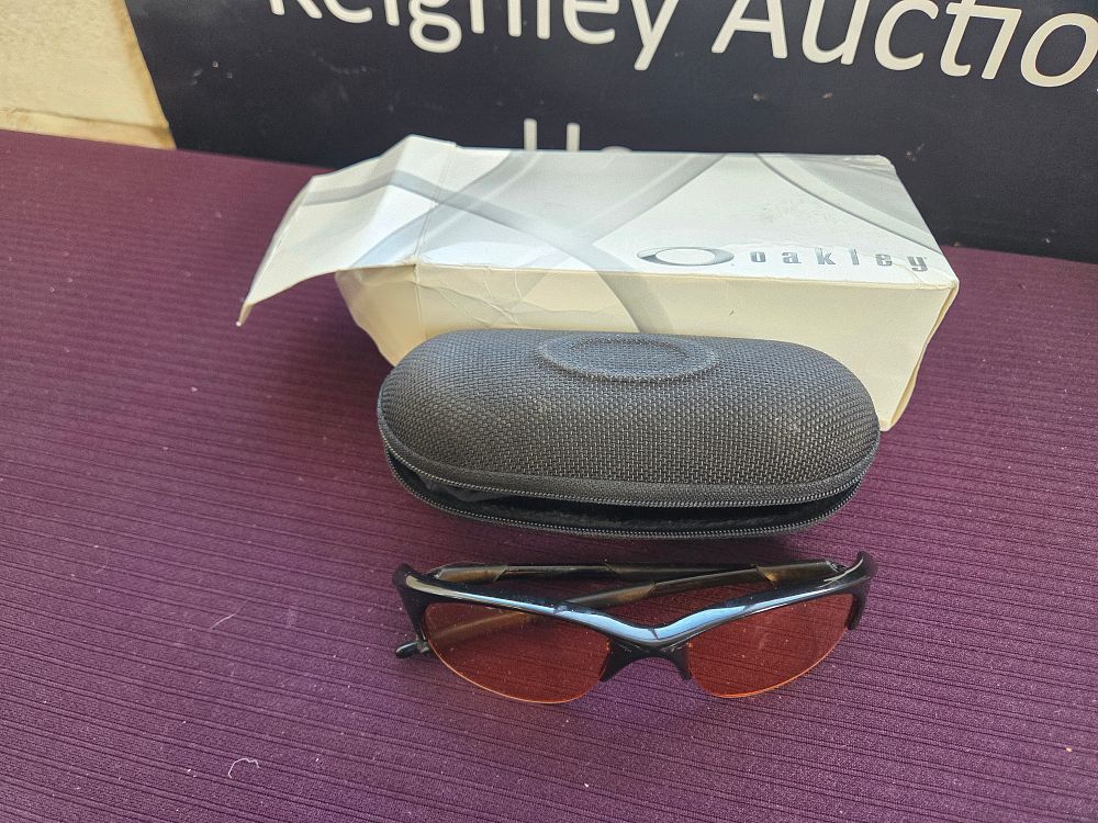 Lot 625 – Oakley Half Jacket 1.0 Sunglasses with Case and Box