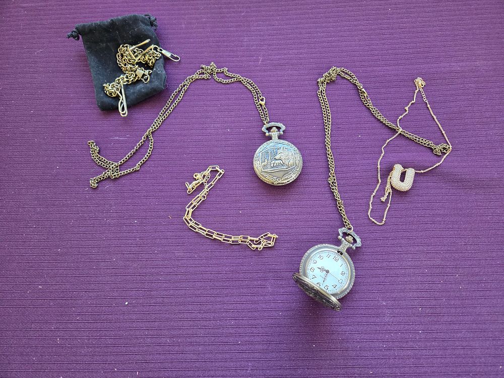 Lot 636 – An Assortment of Novelty Pocket Watches and Costume Jewellery