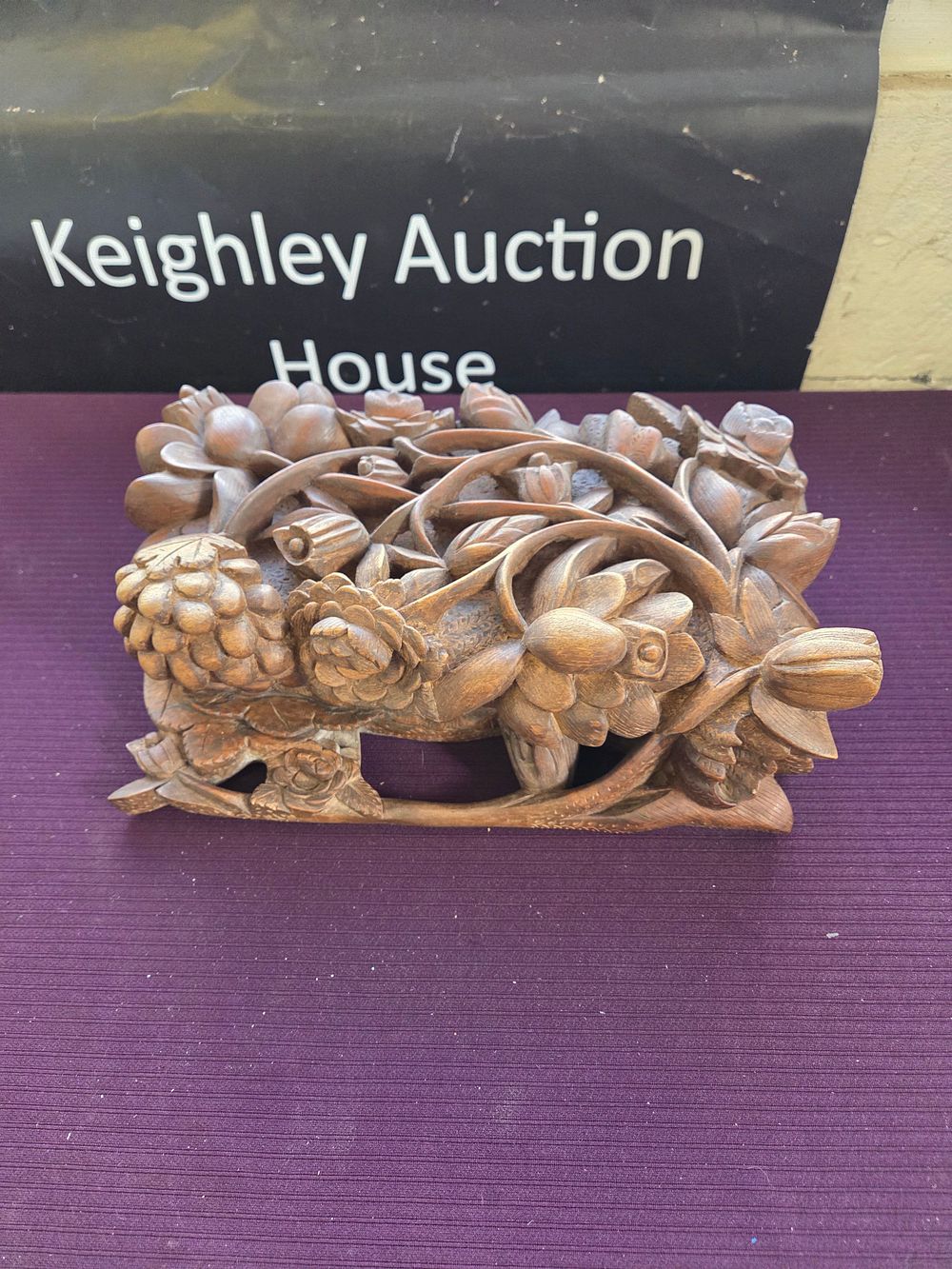 Lot 245 – An early 20th-century Anglo-Indian hand-carved wooden decorative box