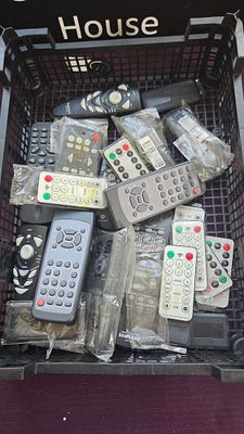 A Collection of Presentation and Multimedia Remote Controls including Samsung and R007 Models