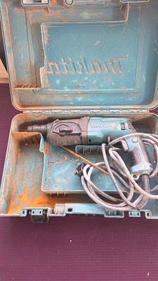 Makita Corded Rotary Hammer Drill with Carrying Case