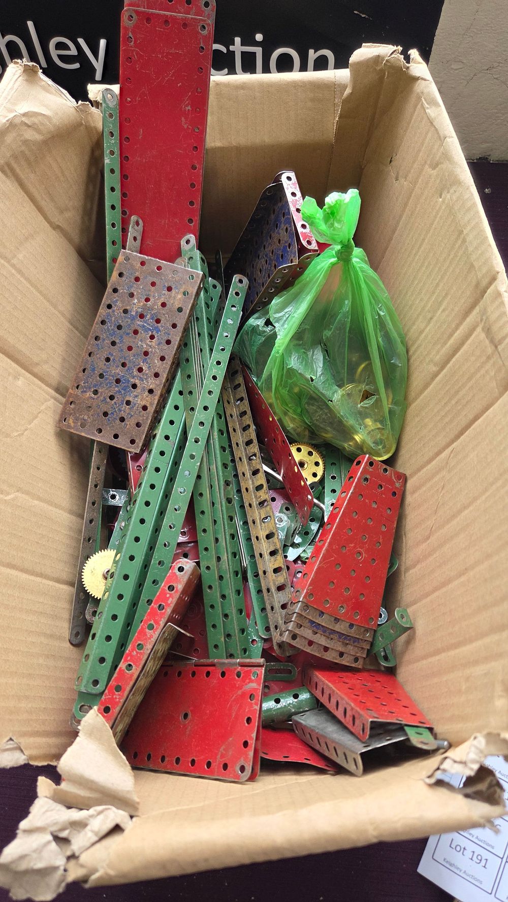 Lot 175 – A Collection of Vintage Meccano