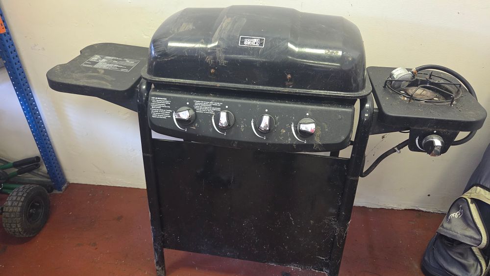 Lot 240 – Expert Grill 4-Burner Gas Barbecue with Side Burner