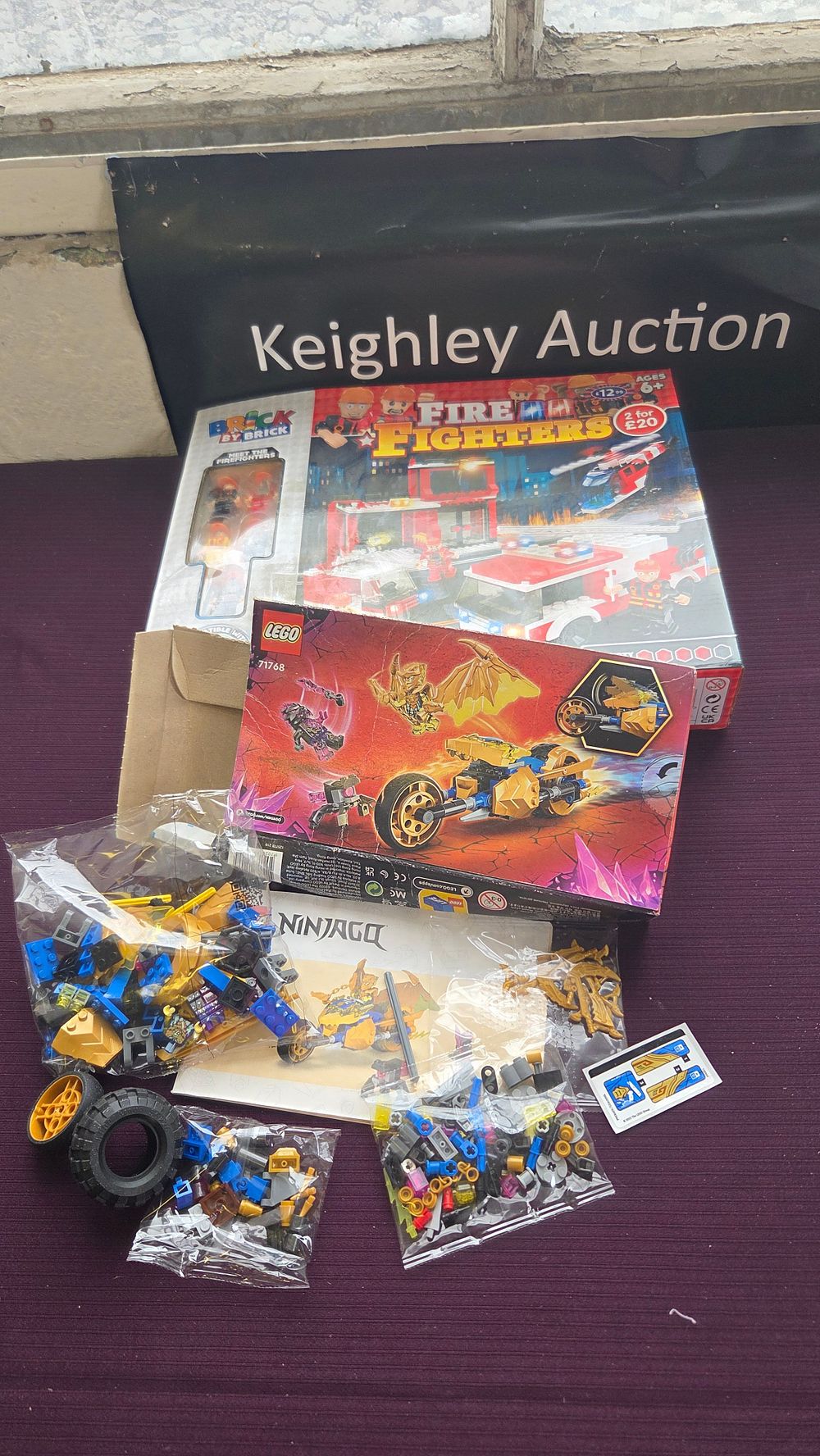 Lot 322 – A Pair of Construction Brick Sets including LEGO Ninjago Jay’s Golden Dragon Motorbike 71768