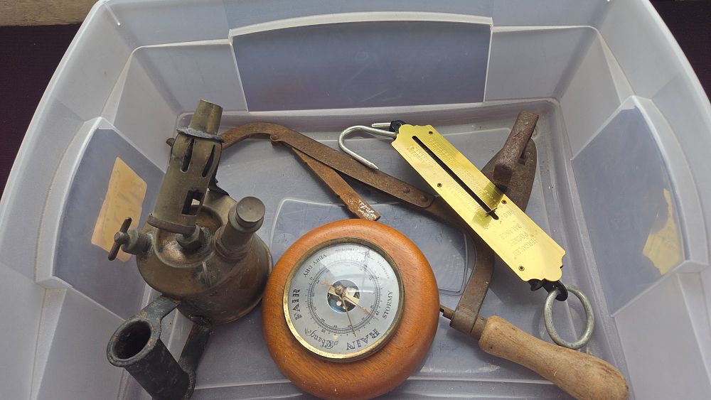Lot 323 – Selection of Assorted Vintage Instruments and Tools including a Primus blowlamp and an aneroid barometer