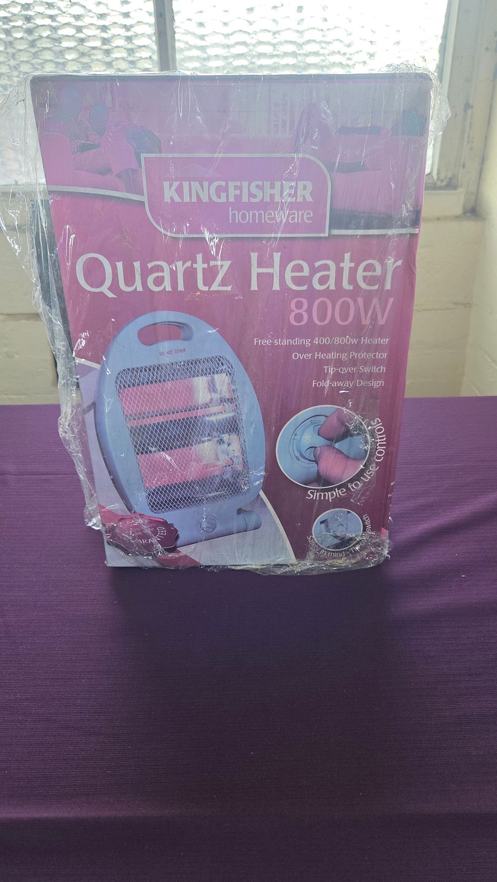 Lot 200 – Kingfisher Homeware Goldfish Style 800W Quartz Heater