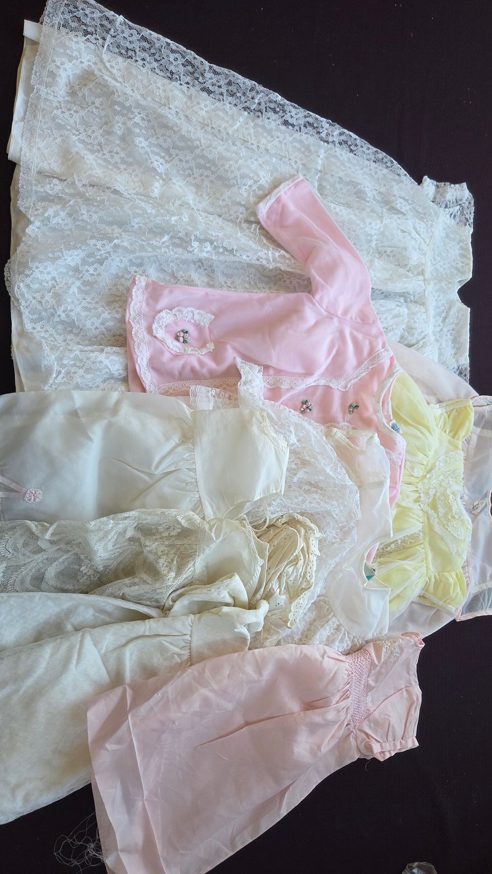 Lot 246 – A Collection of Vintage Infant and Children’s Ceremonial Clothing