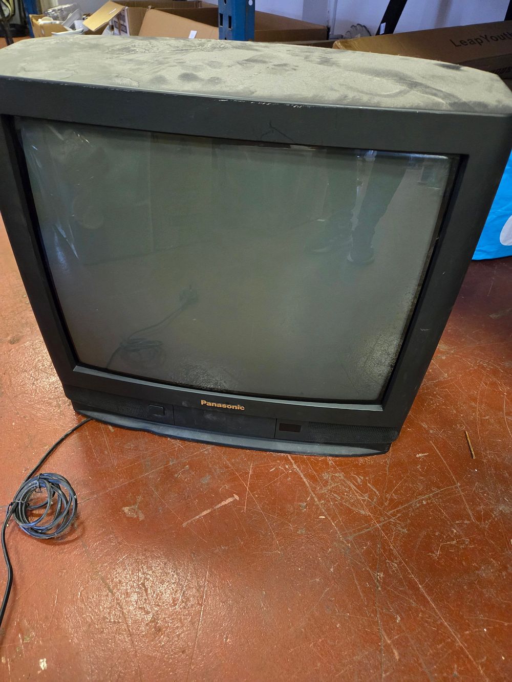 Lot 345 – Panasonic TX-21MD1 Colour CRT Television