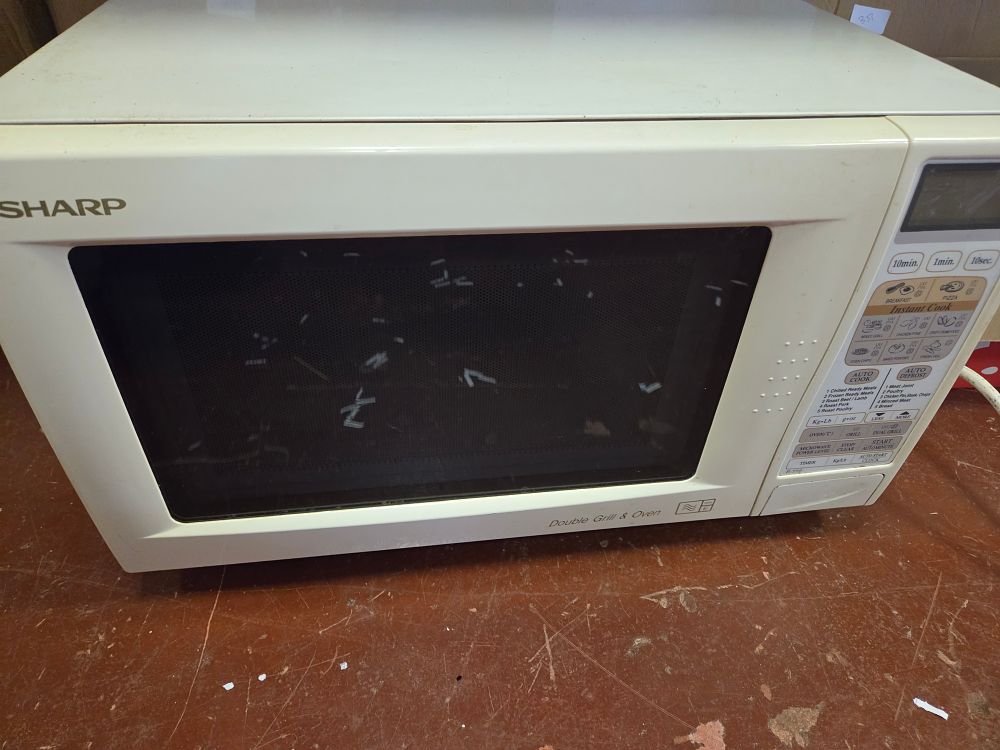 Lot 352 – Sharp R-772(W)M Double Grill and Oven Convection Microwave