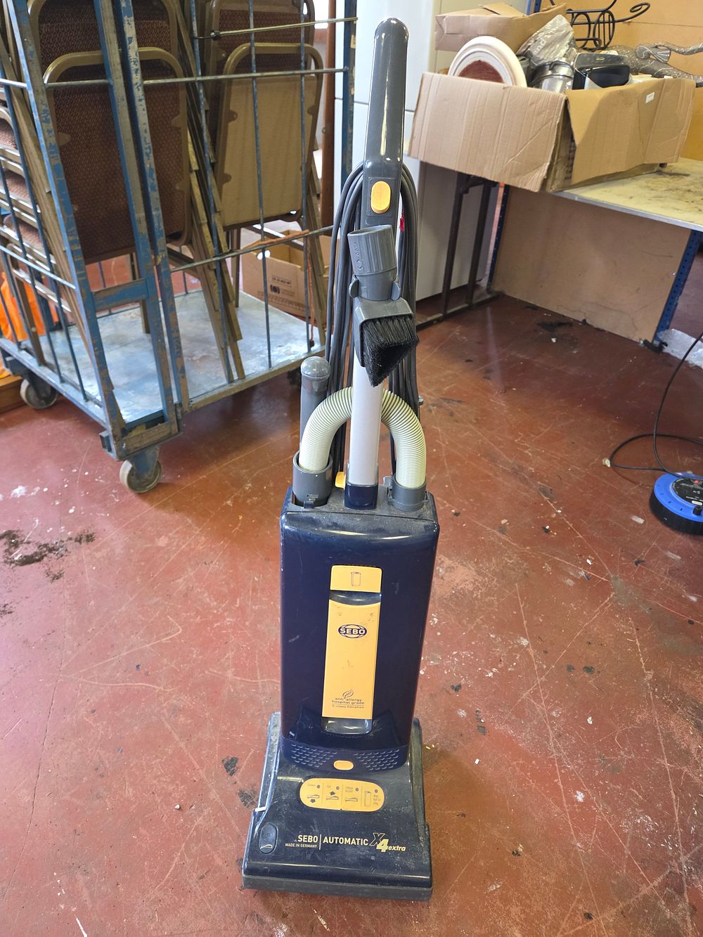 Lot 378 – Sebo Automatic X4 Extra Upright Vacuum Cleaner w/o