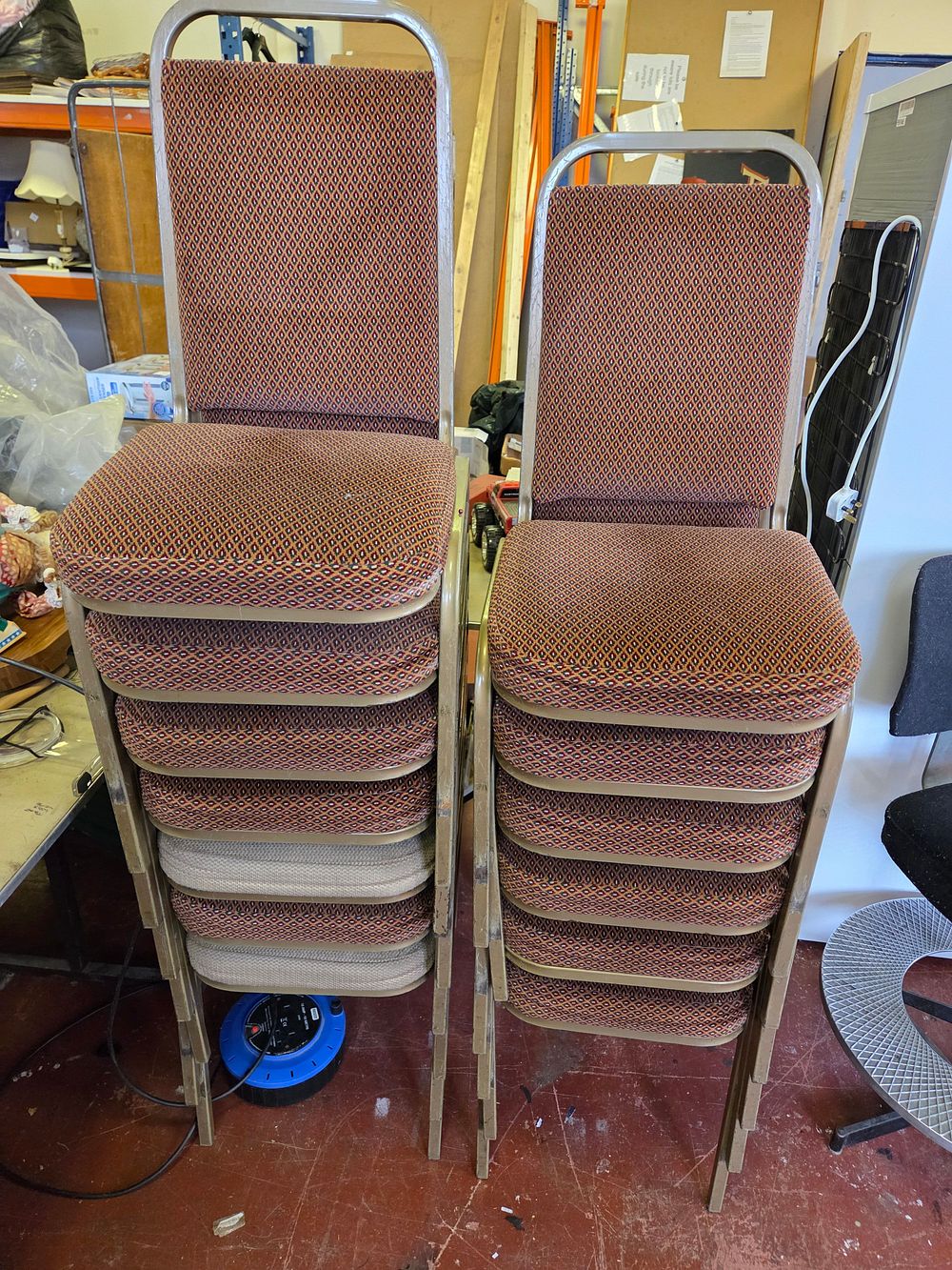Lot 397 – A Set of 14 Modern Crown Back Stacking Banquet Chairs