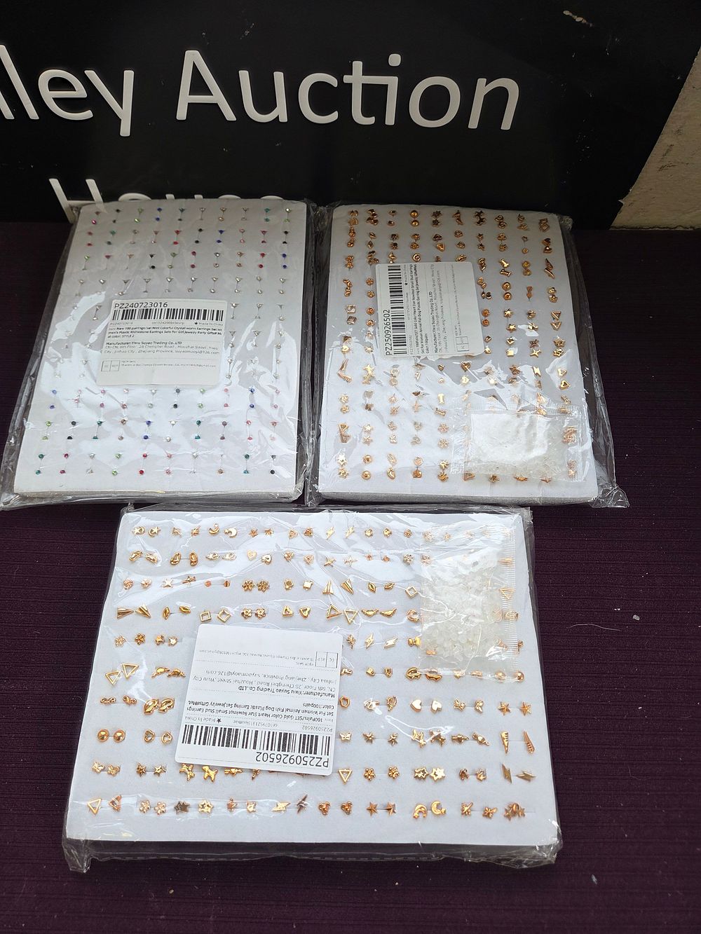 Lot 600 – A collection of 300 pairs of fashion stud earrings by Yiwu Suyao Trading Co., LTD