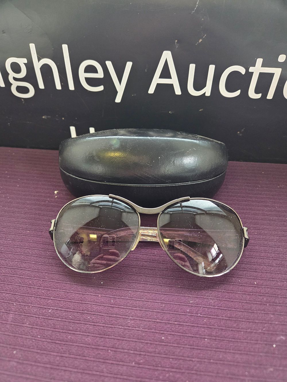 Lot 614 – Ben de Lisi Oversized Rounded Gunmetal Tone Sunglasses