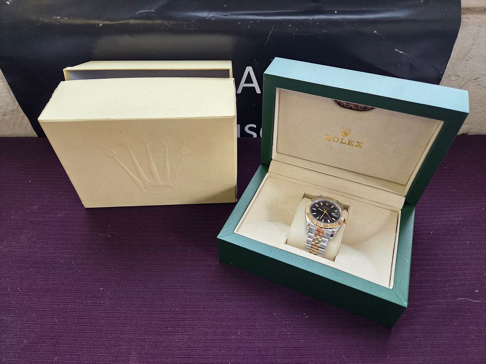 Lot 616 – Wristwatch