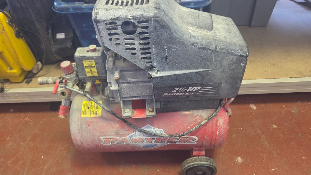 Lot 240 – Clarke Panther 9/25 Portable Electric Air Compressor