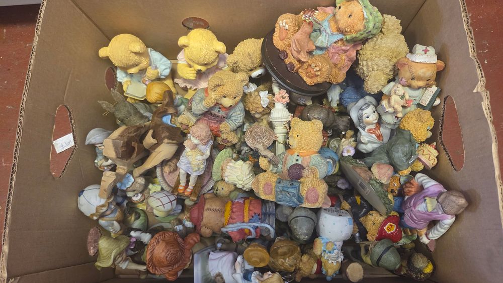 Lot 274 – A Collection of Cherished Teddies and Other Resin Figurines