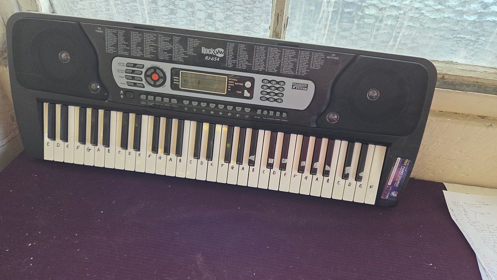 Lot 340 – RockJam RJ-654 54-Key Electronic Keyboard