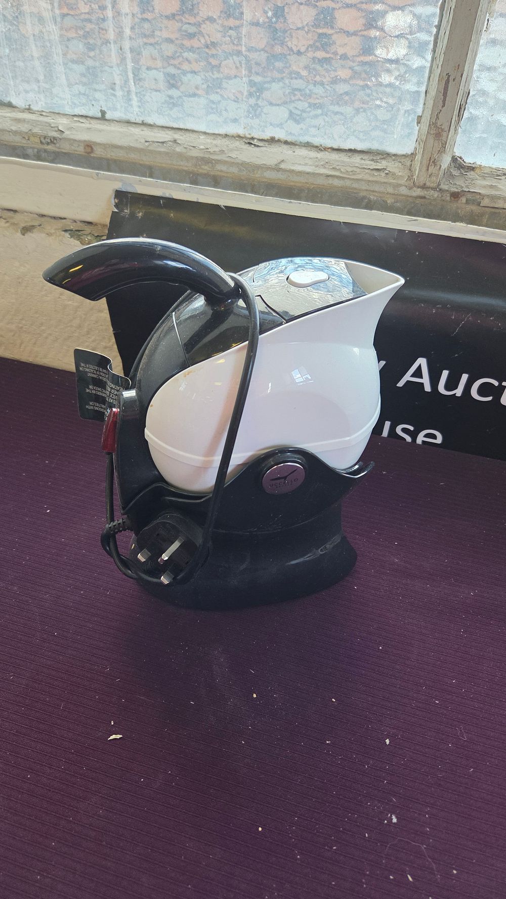 Lot 343 – Uccello Electric Safety Kettle with Tipper Base