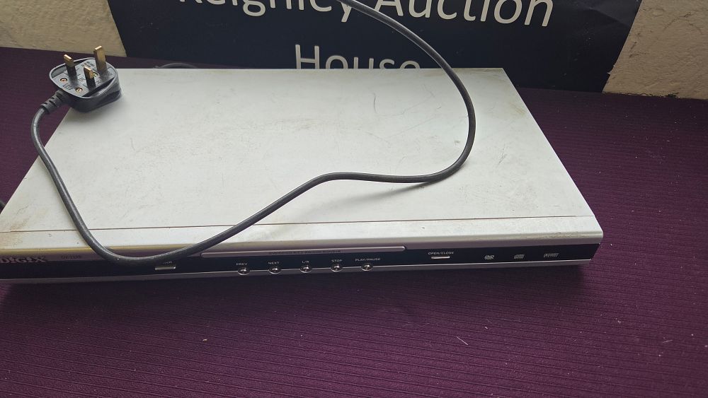 Lot 156 – Digix DV-228B DVD Player