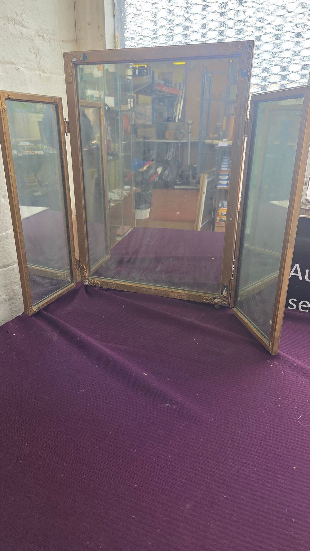 Lot 279 – A Late Victorian Gilt Gesso Triptych Dressing Table Mirror