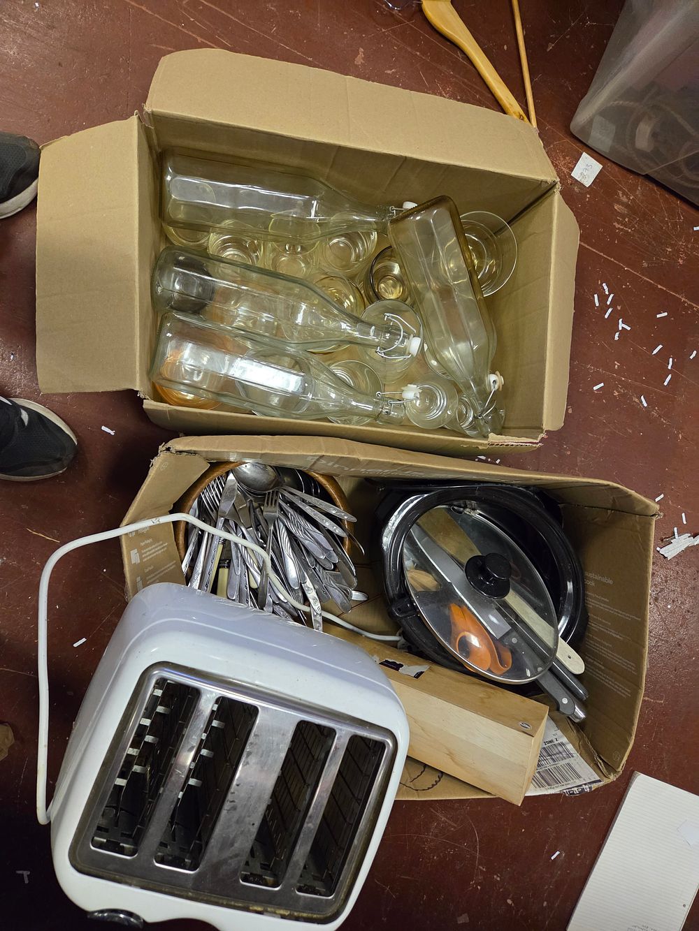 Lot 287 – Two boxes of Small Kitchen Appliances, Glassware, and Flatware