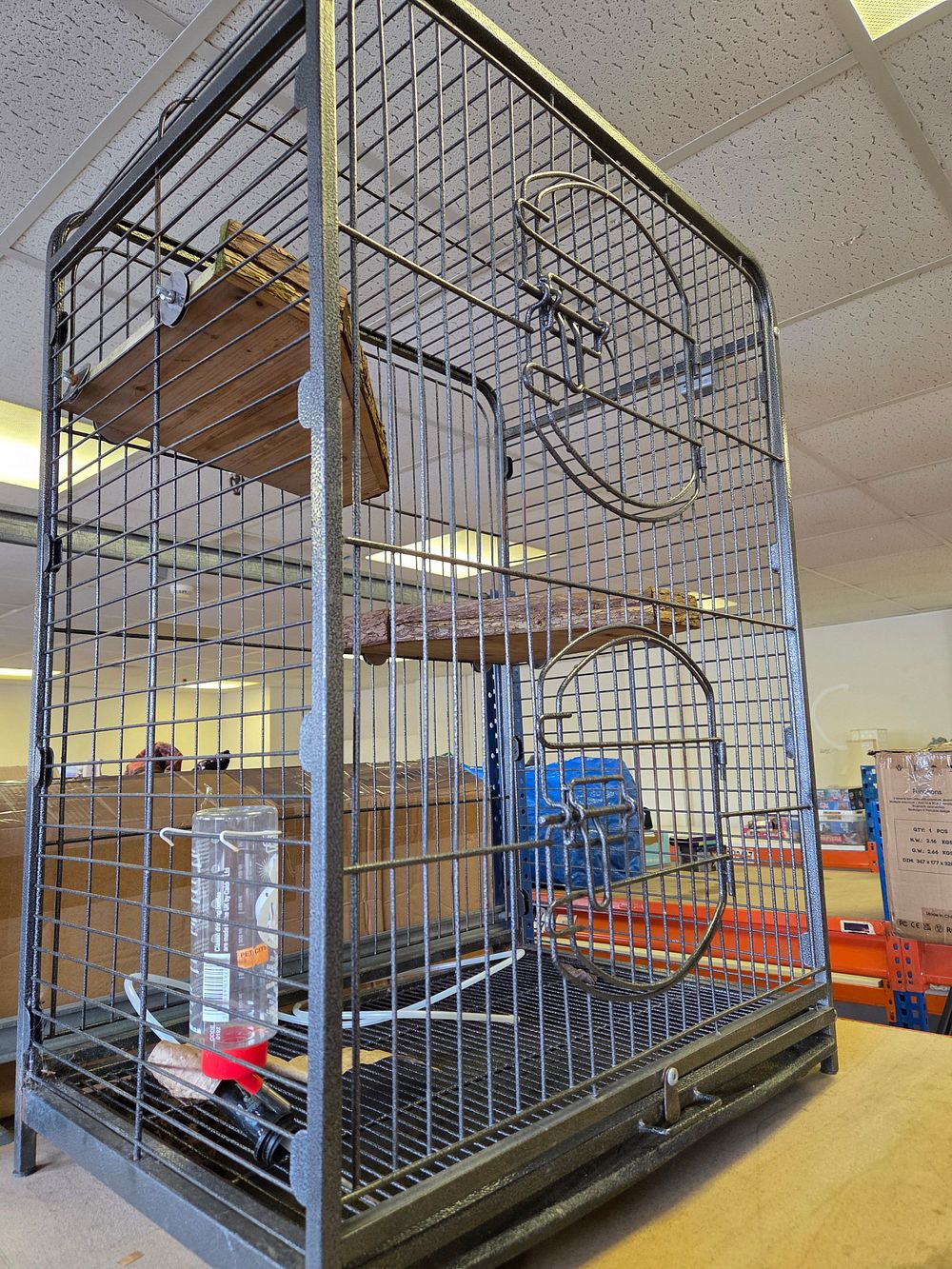 Lot 391 – Prevue Pet Products New Extra Large Stainless Steel Bird Cage