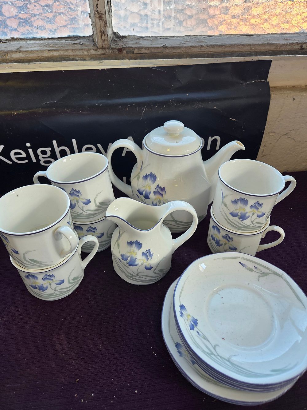 Lot 406 – A Royal Doulton Minerva Pattern Fine China Tea Service