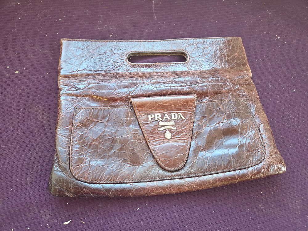 Lot 409 – A Vintage clutch Bag