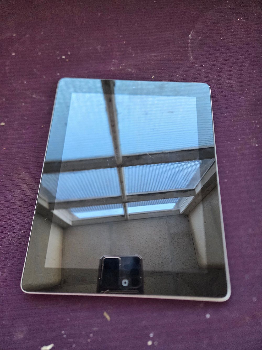 Lot 410 – Apple iPad 1st Generation Wi-Fi Model A1432 in Working Order