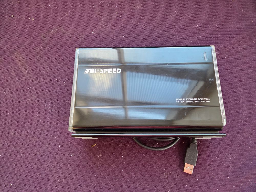 Lot 435 – 3.5-inch Hi-Speed Mobile Storage Solution External Hard Drive Enclosure