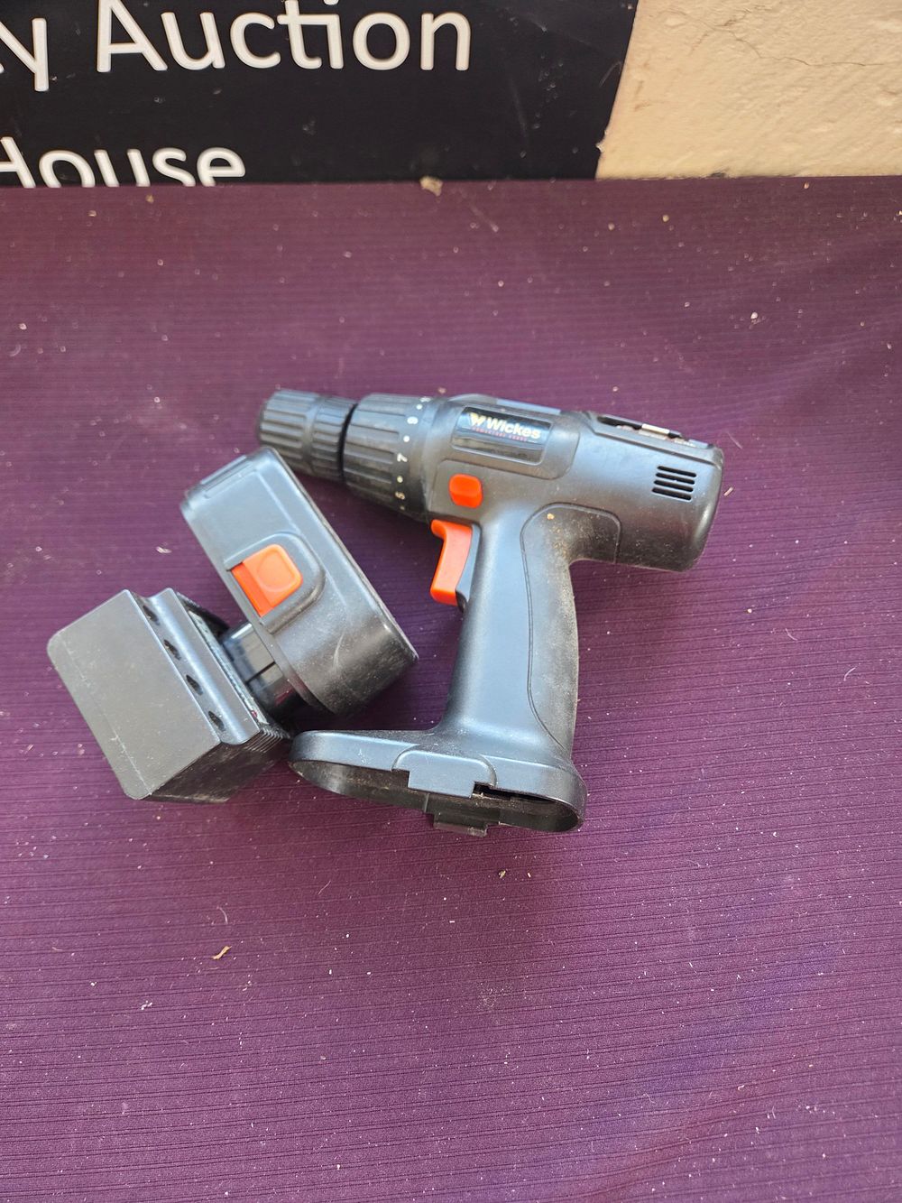 Lot 436 – A Wickes Cordless Drill Driver with Battery and Charger