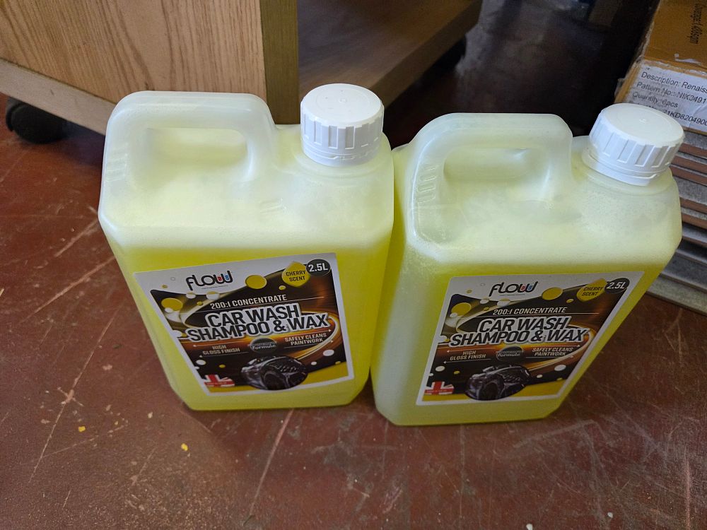 Lot 456 – A Pair of Flow 2.5 Litre 200:1 Concentrate Car Wash Shampoo & Wax