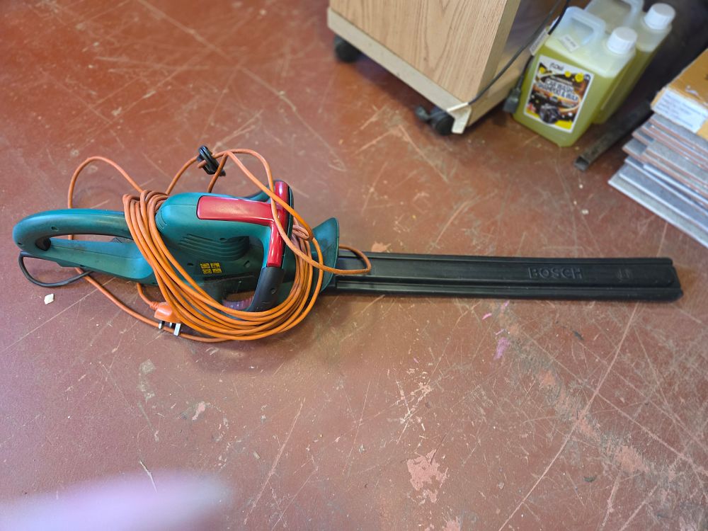 Lot 462 – Bosch AHS Series Electric Hedge Trimmer