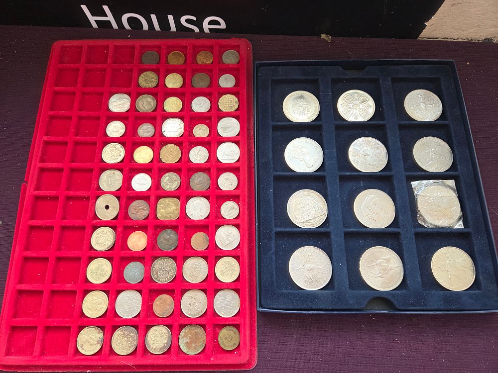 Lot 618 – A Collection of UK and International Coins and Commemorative Crowns in Presentation Trays