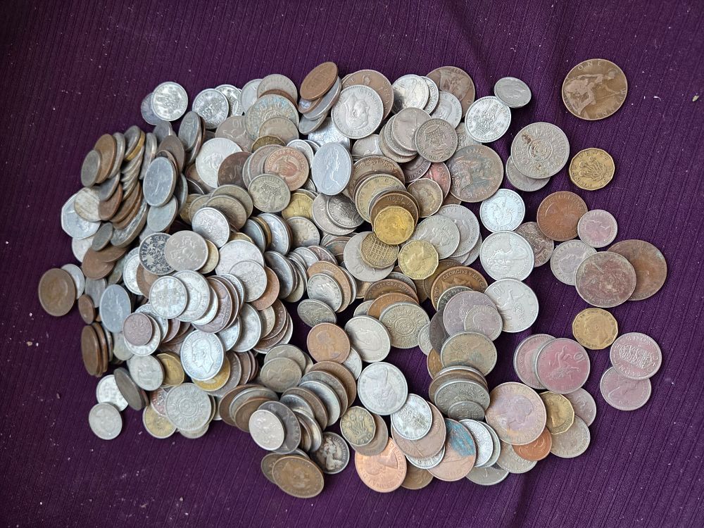 Lot 622 – A Collection of UK and Commonwealth Pre-Decimal Coins