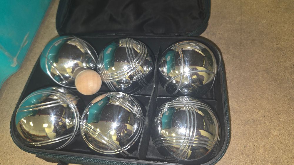 Lot 161 – A Set of Chrome-Plated Metal Boules in a Black Carrying Case