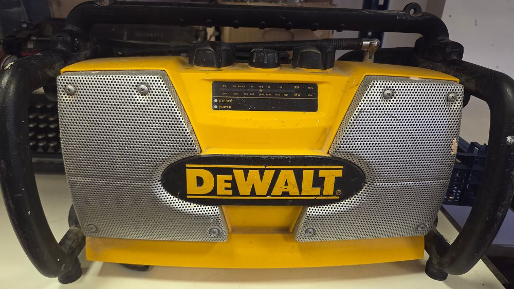 Lot 285 – DeWalt DC010-GB/QW Type 1 Portable Jobsite Radio