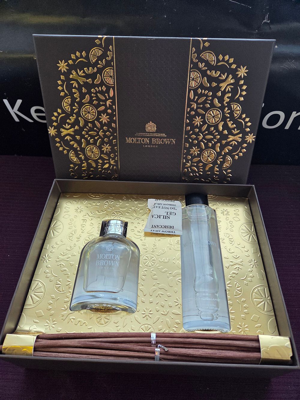 Lot 327 – A New Molton Brown London Orange & Bergamot Reed Diffuser Gift Set