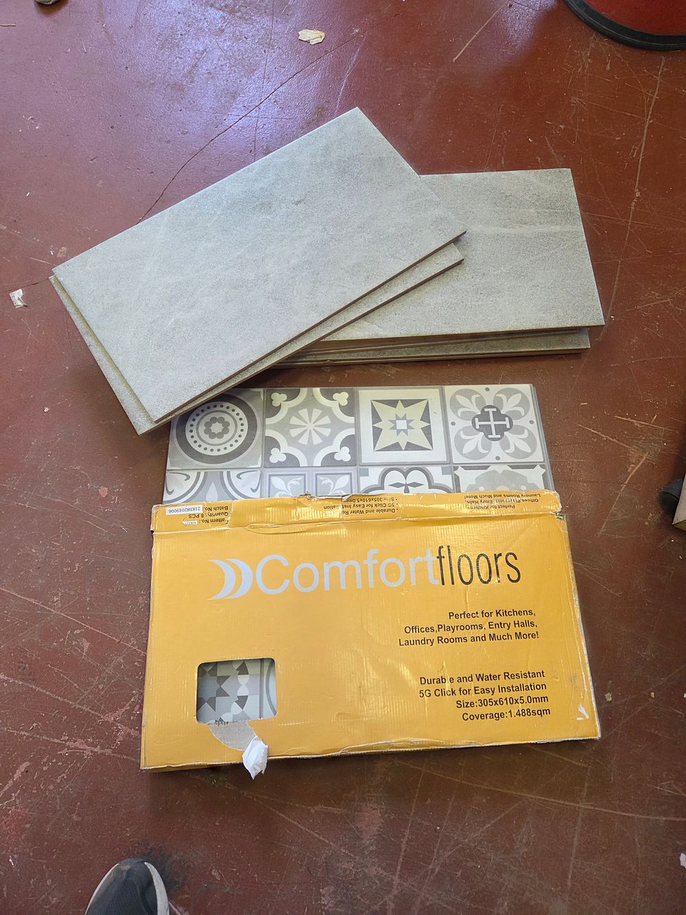 Lot 392 – An Assortment of Comfortfloors 5G Click-Lock Flooring Planks
